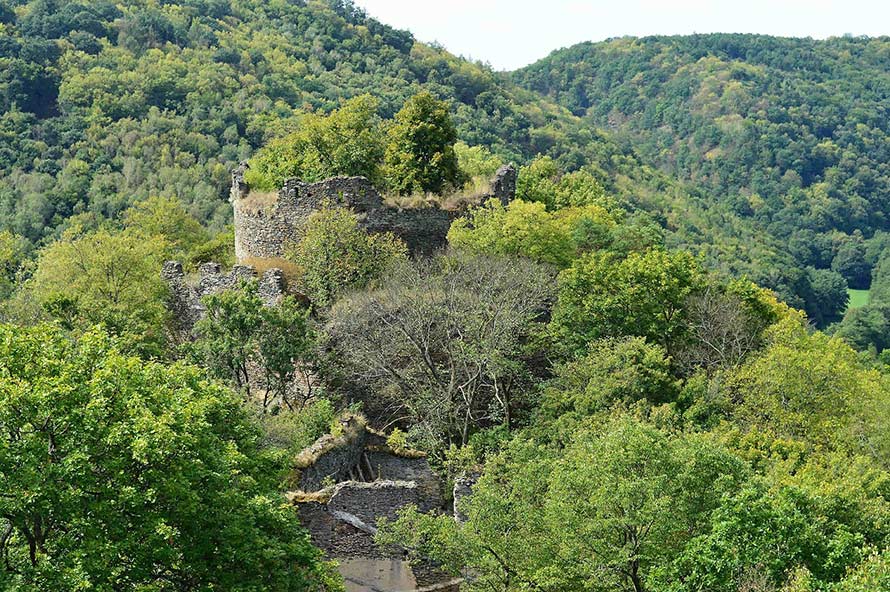 Ruine der älteren Burg Nový Hrádek 